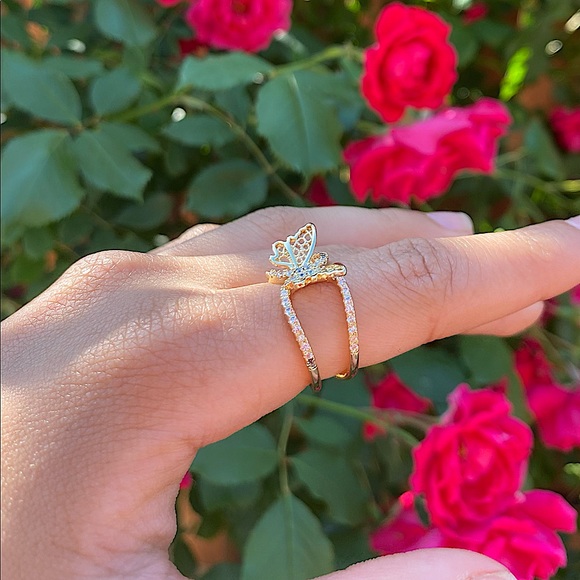 The Gold Butterfly Ring ❤️‍🔥 - Picture 3 of 8